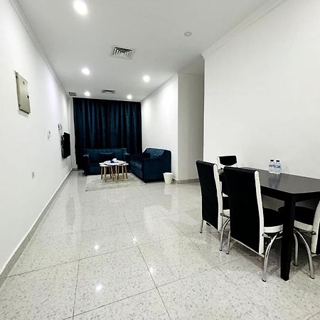 De Iris Regency Fahaheel Apartment Kuwait City Exterior photo