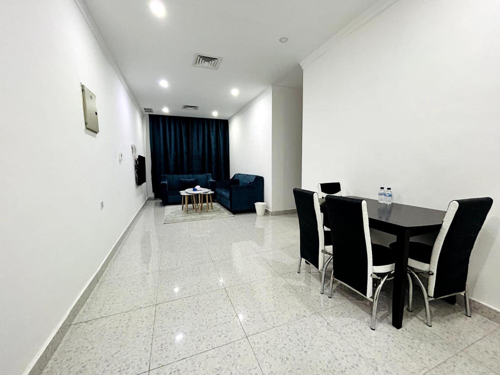 De Iris Regency Fahaheel Apartment Kuwait City Exterior photo