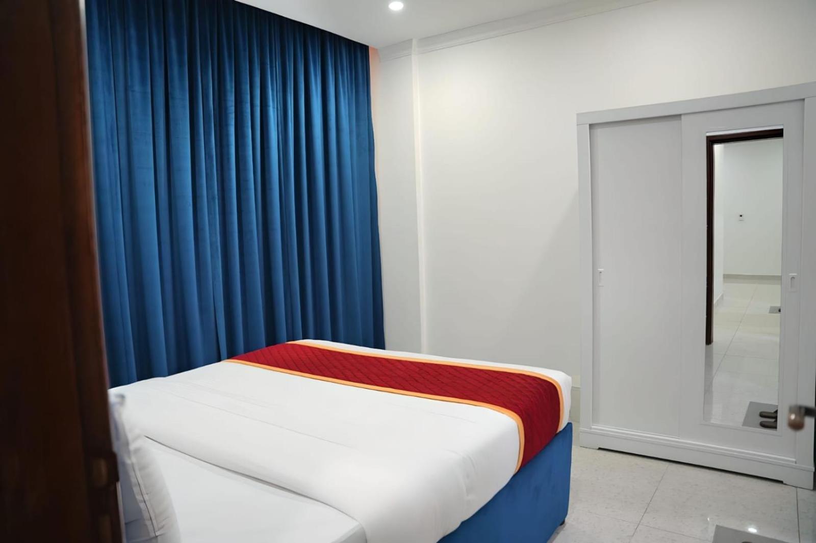 De Iris Regency Fahaheel Apartment Kuwait City Exterior photo